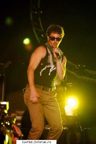 =) concert 6