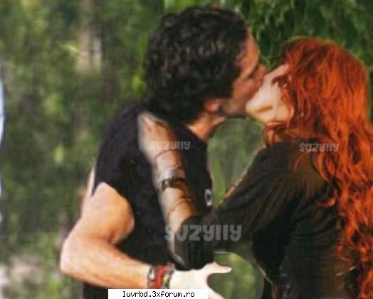 ba da se potrivesc de minune anny si poncho nu se potrivesc fiecare cu parerea lui :rotfl:  :rotfl: